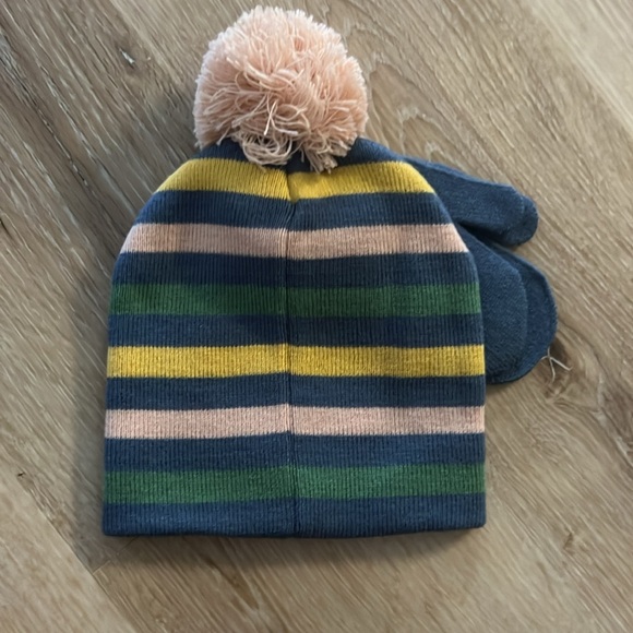 BRIGHT STAR Children’s Hat And Mitten Set - Picture 3 of 4